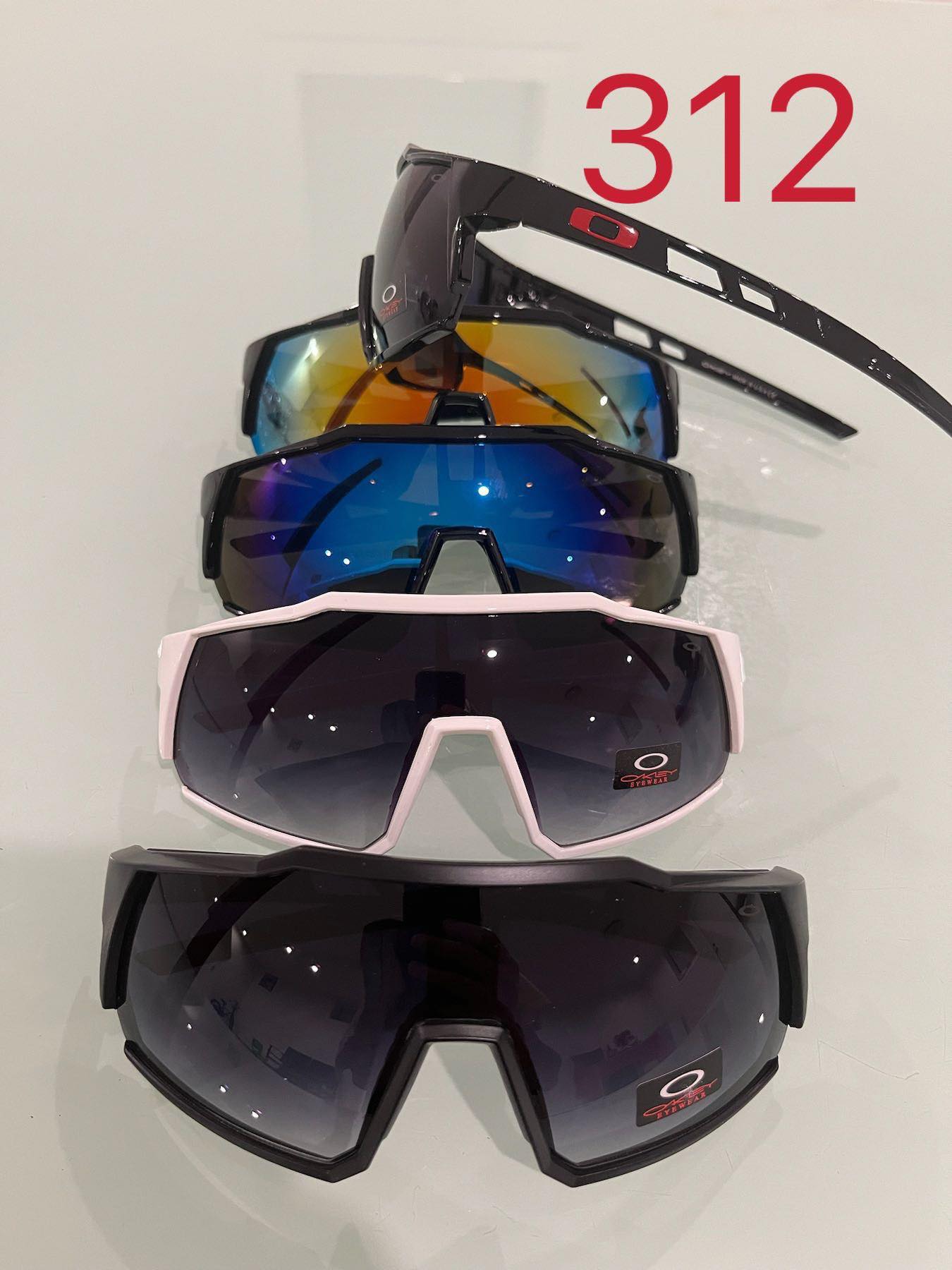 Mixed-Style Glasses – Pack of 12 (Includes Sleeves)